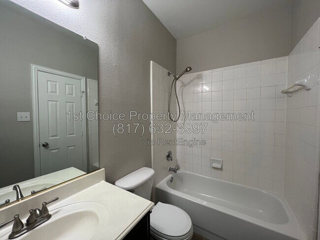 Building Photo - 5312 Scenic Point Dr