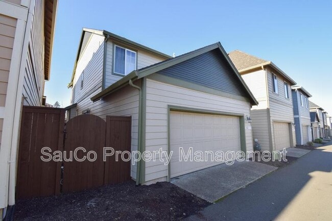 Building Photo - 322 SW Marsuda Terrace