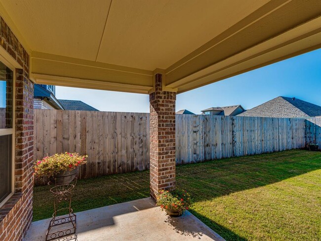 Building Photo - 3308 White Horse Dr