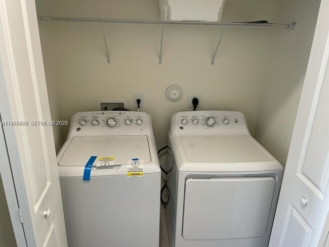 Building Photo - 4657 NW 83rd Pkwy