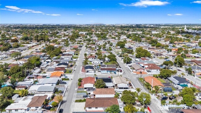 Building Photo - 361 E 39th St