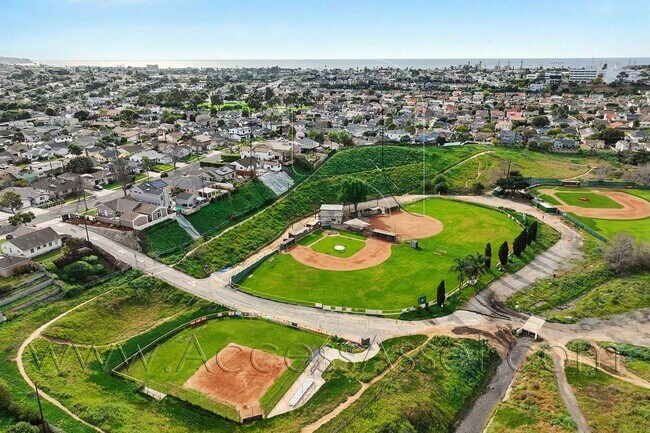 Building Photo - Spacious 4 Bed/2 Bath Home With EV Charger In Torrance!