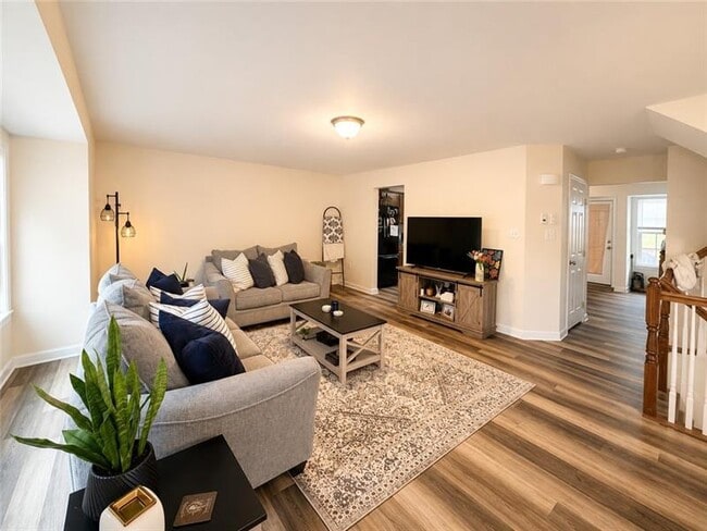Building Photo - 122 Broadstone Dr