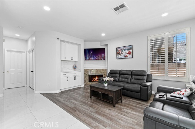 Building Photo - 15881 Madelyn Ct
