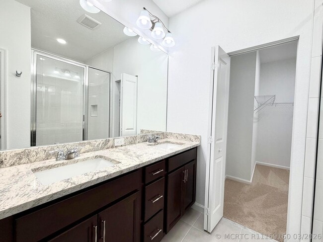 Building Photo - 4093 Longwood Lake Sq