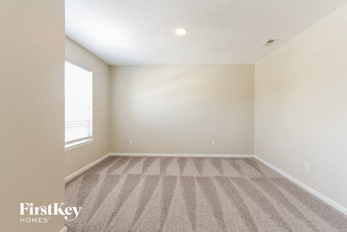 Building Photo - 8588 N Springview Dr