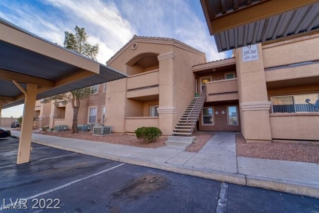 Building Photo - 8101 W Flamingo Rd