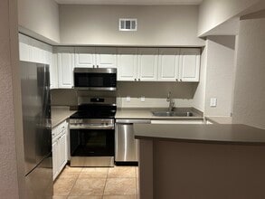 Building Photo - 504 S Armenia Ave