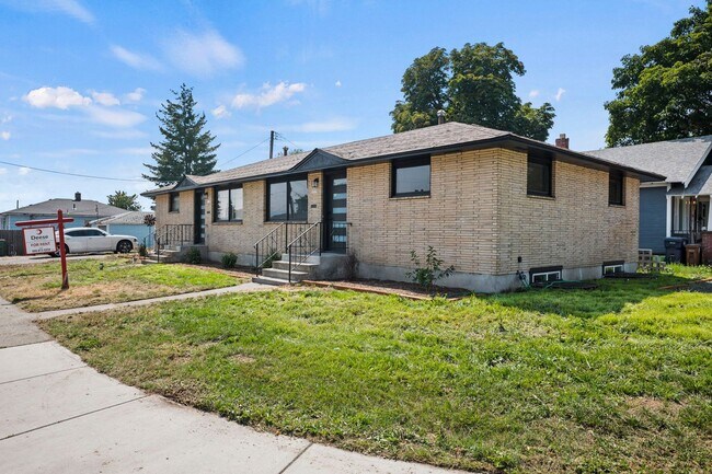 Building Photo - 3717 N Perry St