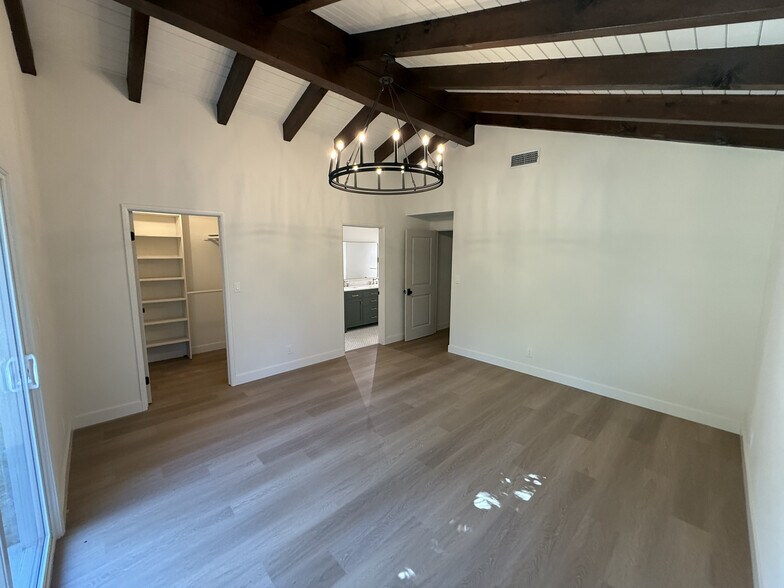 Building Photo - 24155 Kittridge St