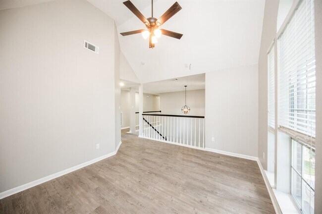 Building Photo - 14011 Cypress Falls Dr
