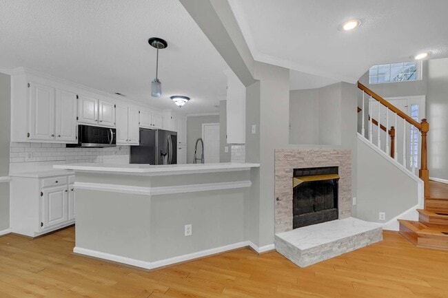 Building Photo - 308 Charleston Way