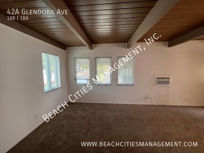 Building Photo - Amazing 1 Bedroom 1 Bath Triplex steps fro...