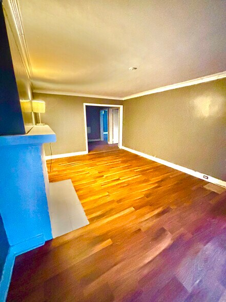 Building Photo - 5535 Kamin St