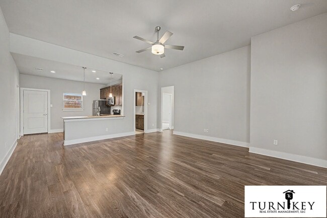 Building Photo - 221 Stewart Bend Ct