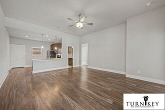 Building Photo - 213 Stewart Bend Ct