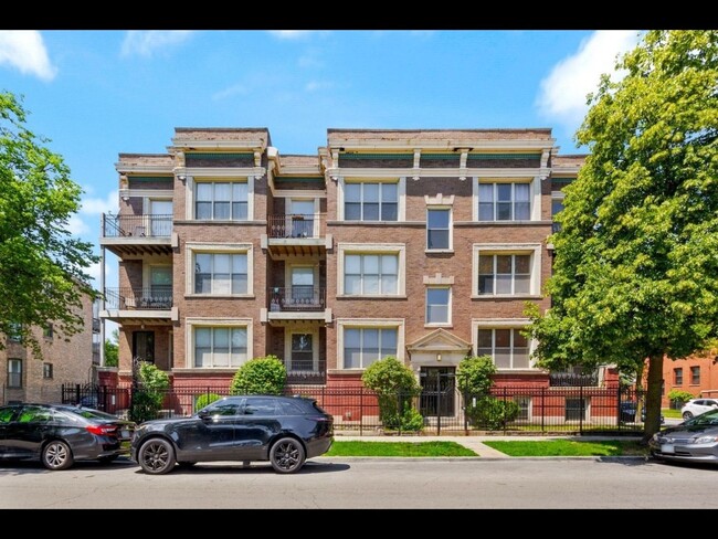 Primary Photo - 3 Bedroom Condo in Chicago