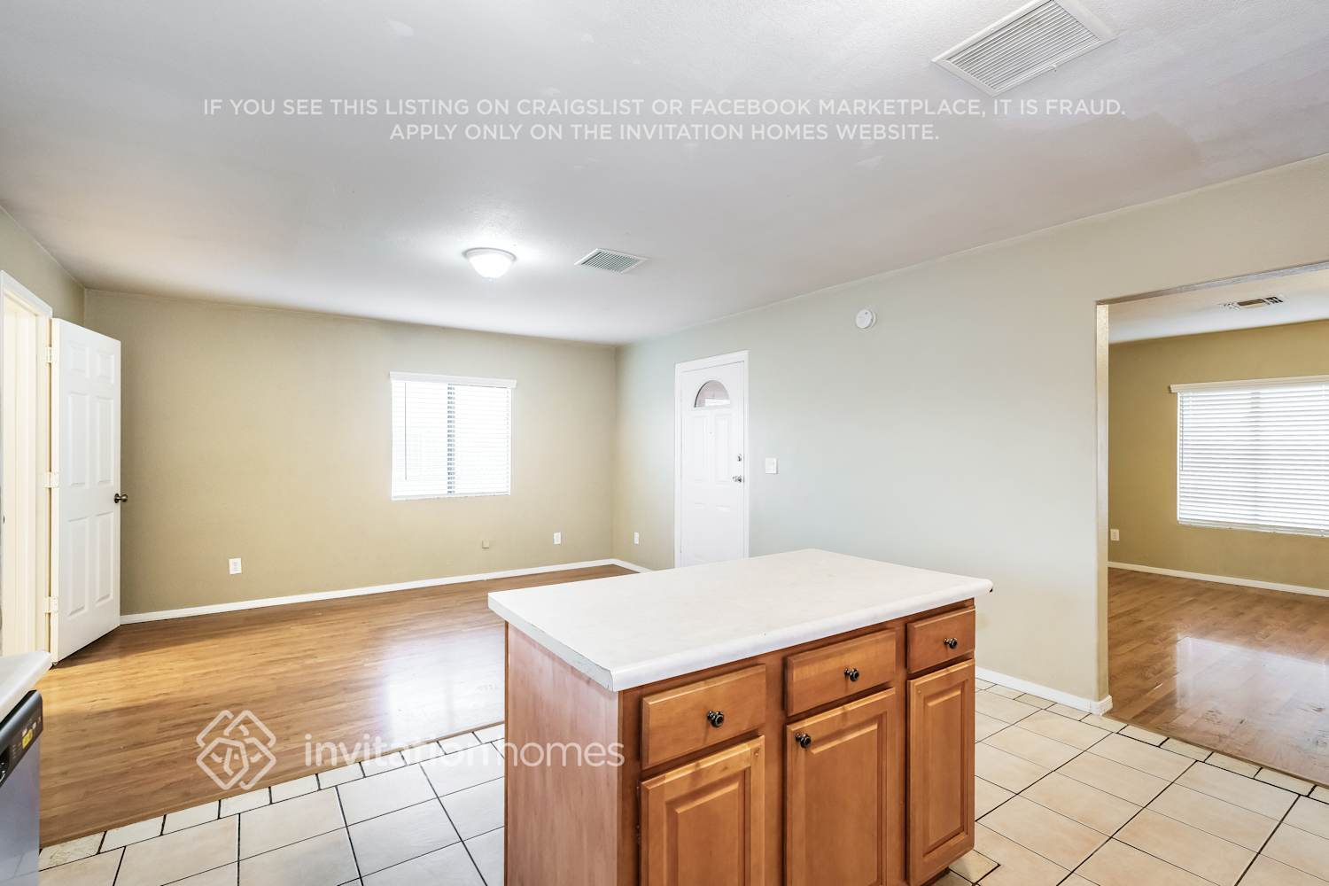 Building Photo - 6940 W Catalina Dr