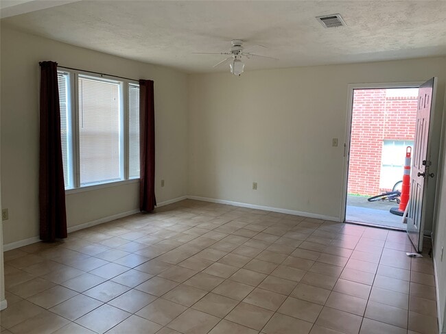 Building Photo - 3901 College Main St