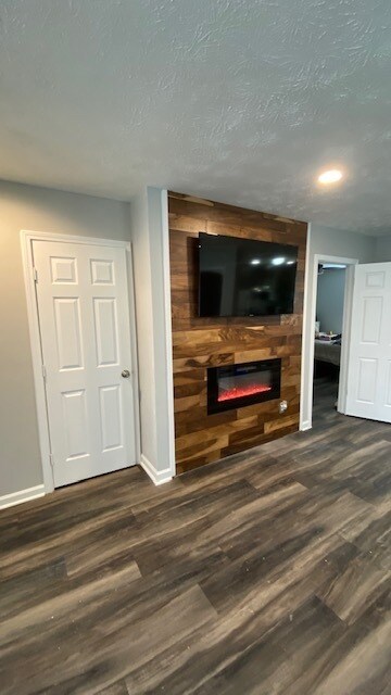 Building Photo - Newly Renovated Duplex for Rent