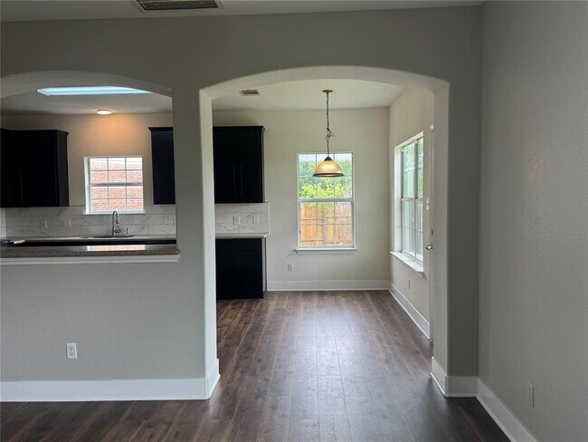 Building Photo - 1800 Rachel Ln