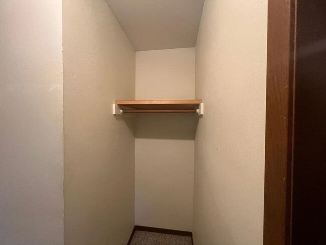 Building Photo - 636 Kickbusch St