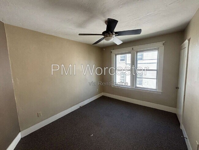 Building Photo - 174 Ingleside Ave