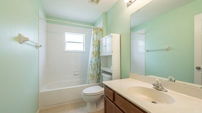 Building Photo - 515 South Valencia Cir SW