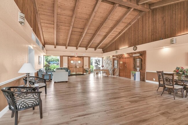 Building Photo - 6396 Country Wood Way