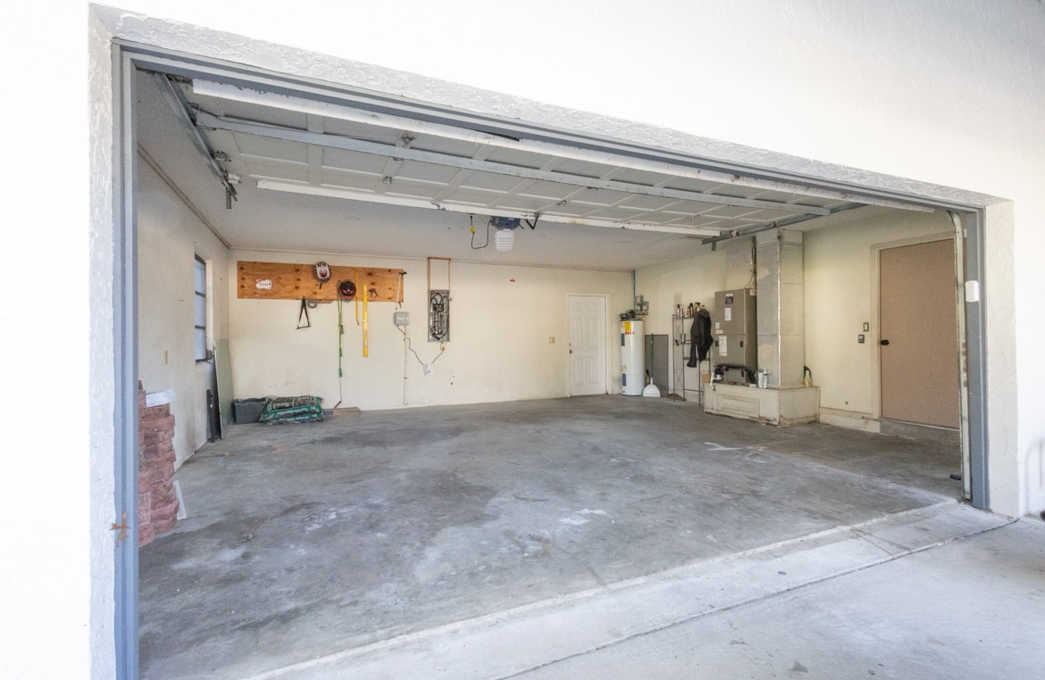 Building Photo - 19 Hollyhock Ct