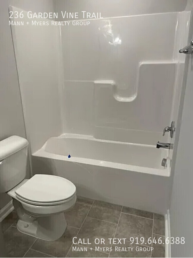 Building Photo - 236 Garden Vine Trl