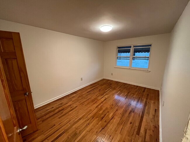 Building Photo - 3720 Bronxwood Ave