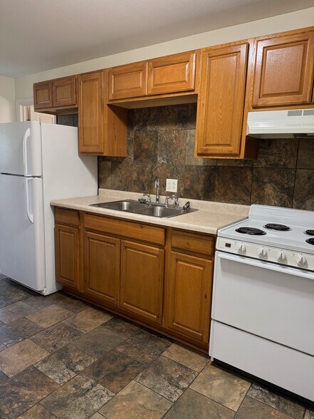 Primary Photo - 171 N West Ave