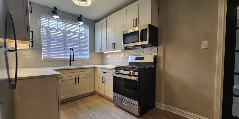 Building Photo - 6226 Nottingham Ave