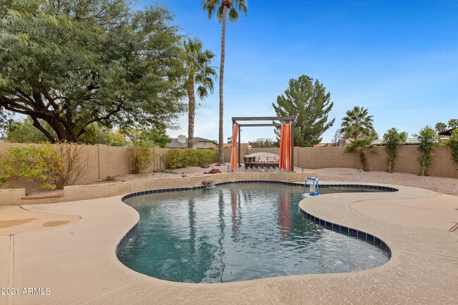 Building Photo - 5735 E Campo Bello Dr