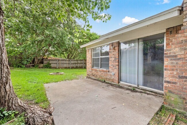 Building Photo - 6333 Scott Ct