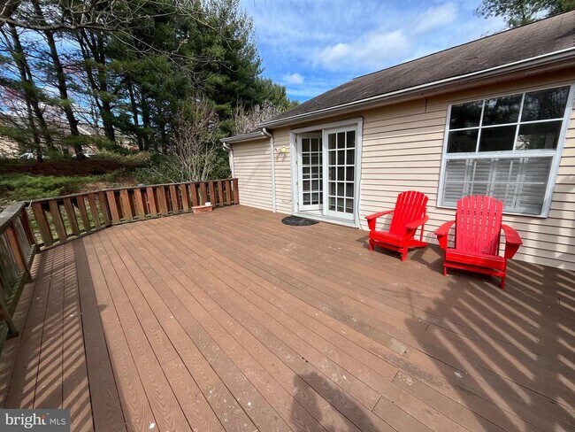 Building Photo - 15705 Anamosa Dr