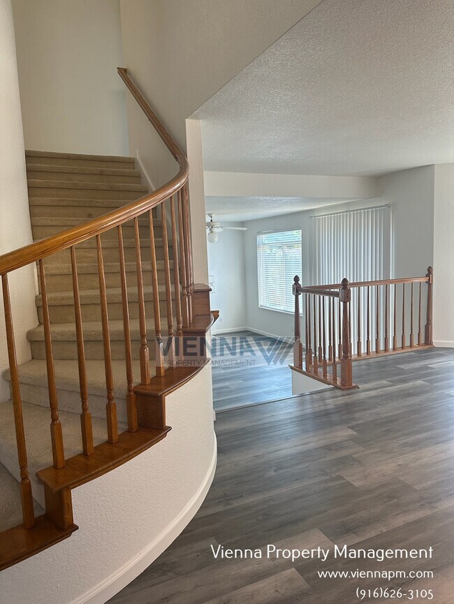 Building Photo - 108 Donegan Ct