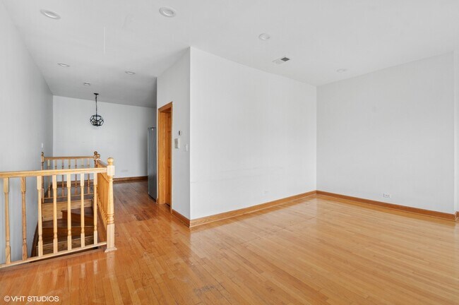 Building Photo - 2336 W Taylor St
