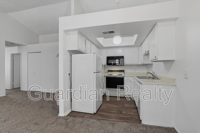 Building Photo - 5355 Rod Ct