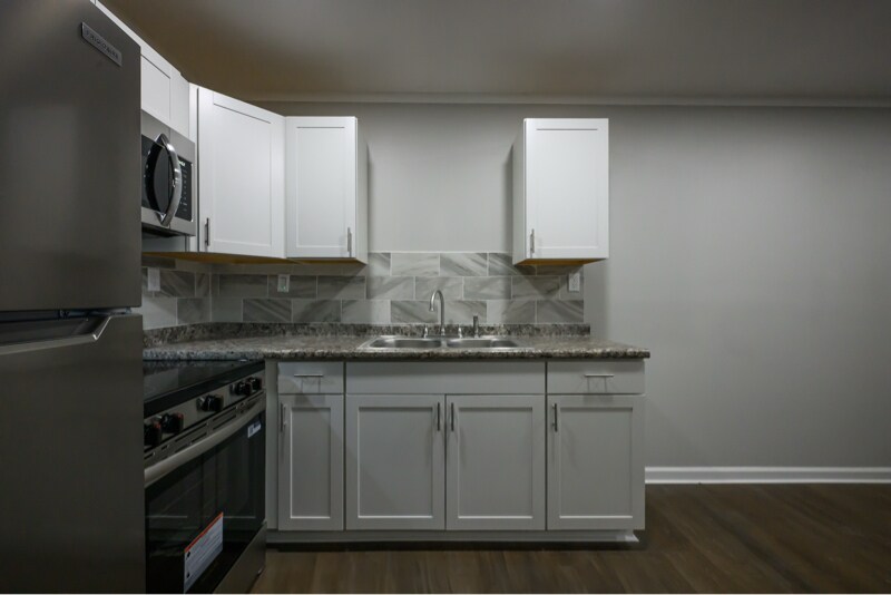 Building Photo - 195 E Charles St