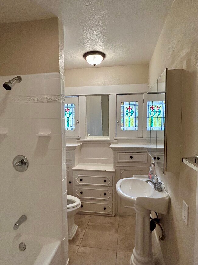 Building Photo - 13733 Franklin St