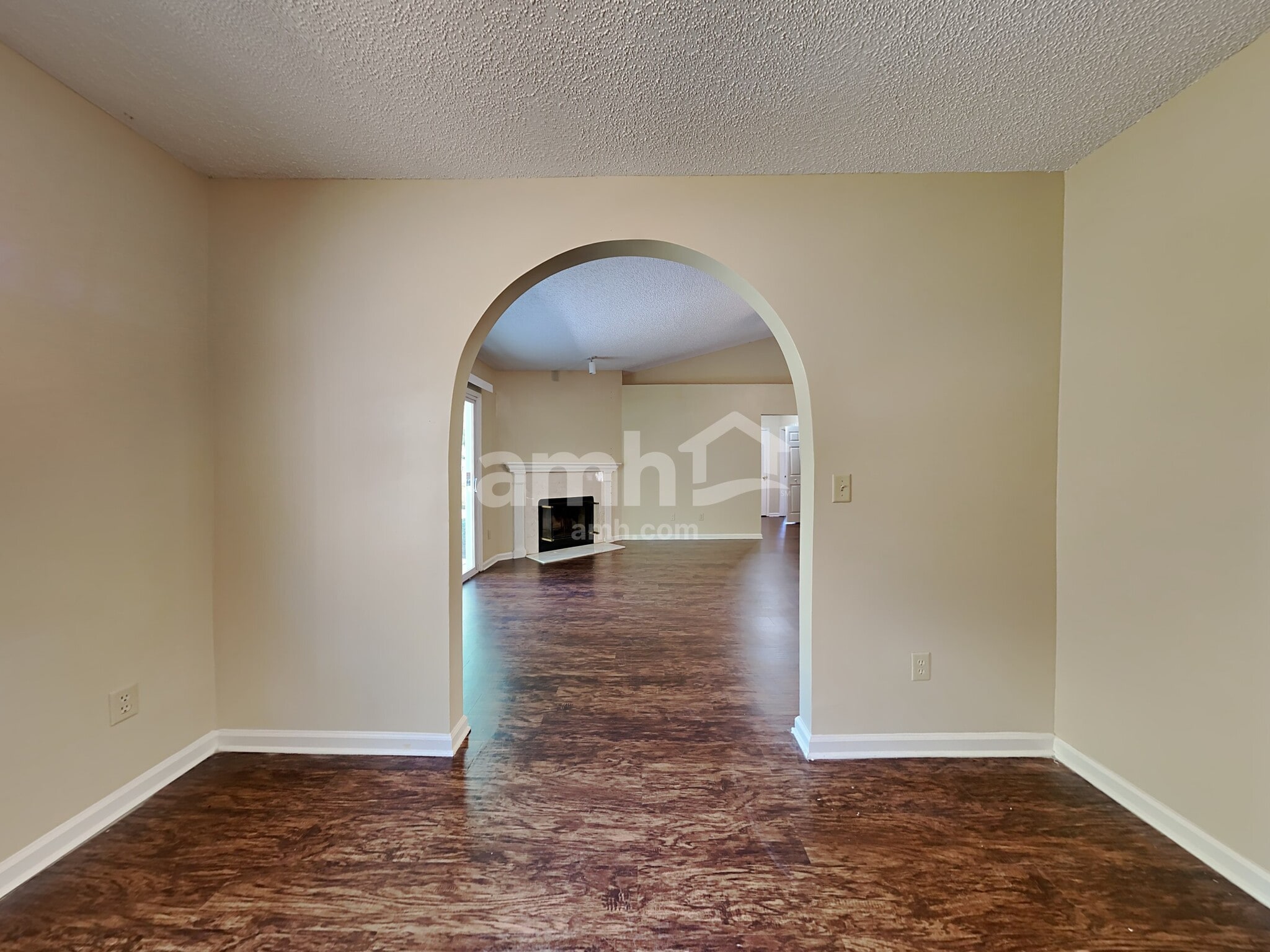 Building Photo - 7765 Spring Branch Dr N