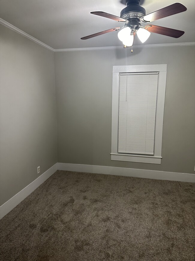 Building Photo - 1107 Markham Ave