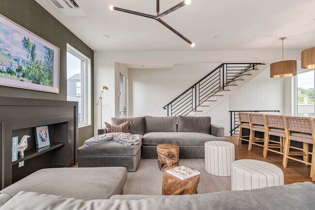 Building Photo - 1117 3rd Ave S