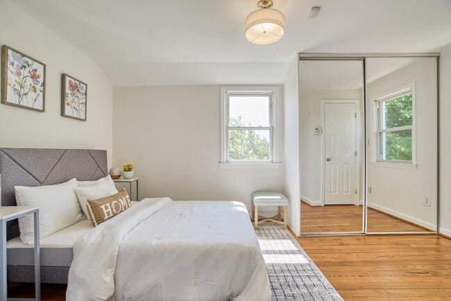 Building Photo - 3731 S Kemper Rd