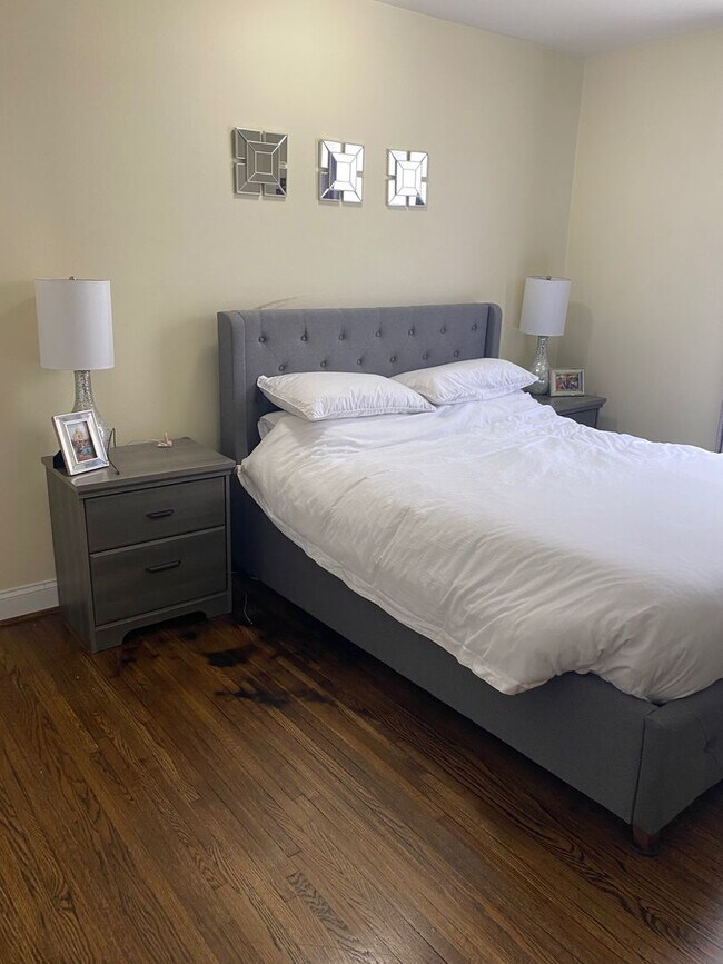 Building Photo - 246 White Bridge Pike