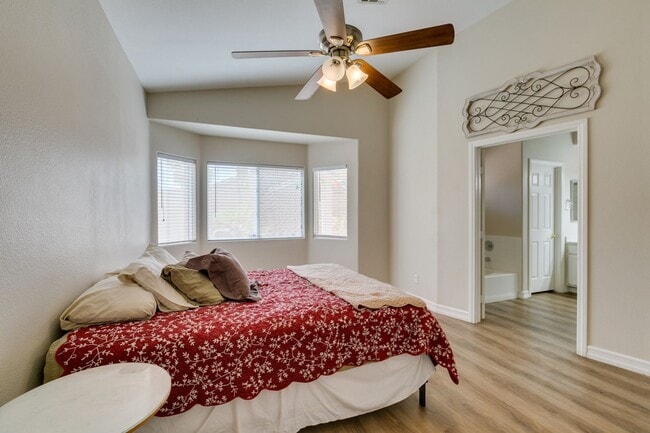 Building Photo - IMMACULATE & IMMEDIATE OCCUPANCY 3BEDROOM GREEN VALLEY BEAUTY!