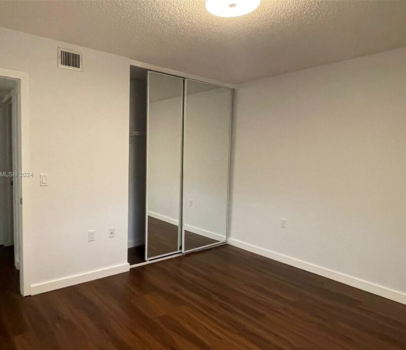 Building Photo - 1713 Whitehall Dr