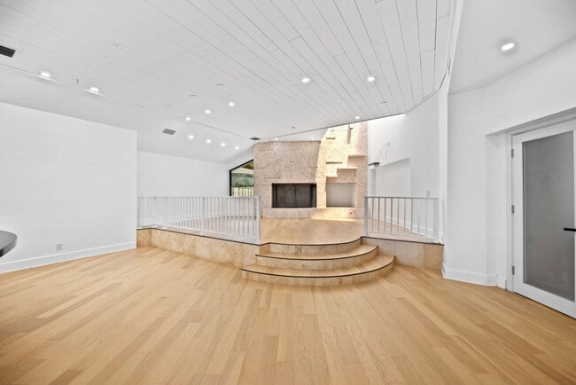 Building Photo - 5220 N 31st Pl